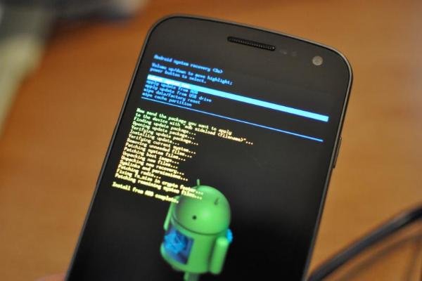 Google исправила 10 критических уязвимостей в Android