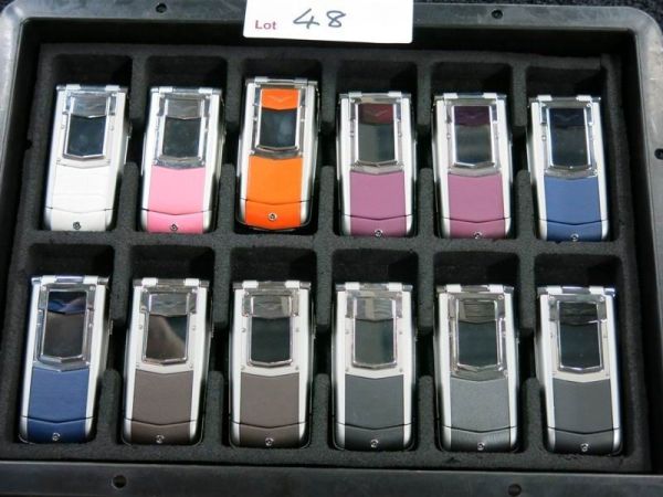 Vertu начала распродажу коллекции своих телефонов