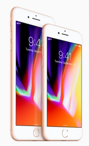 Компания Apple показала смартфоны iPhone 8 и iPhone 8 Plus с беспроводной зарядкой и панелями из стекла