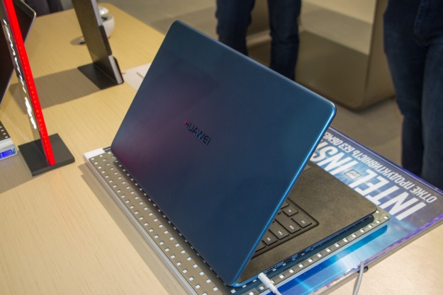 Бренд Huawei впервые презентовал фирменные ноутбуки в Украине