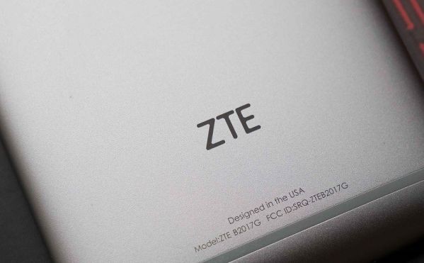 Опубликованы характеристики складного смартфона ZTE Axon Multy