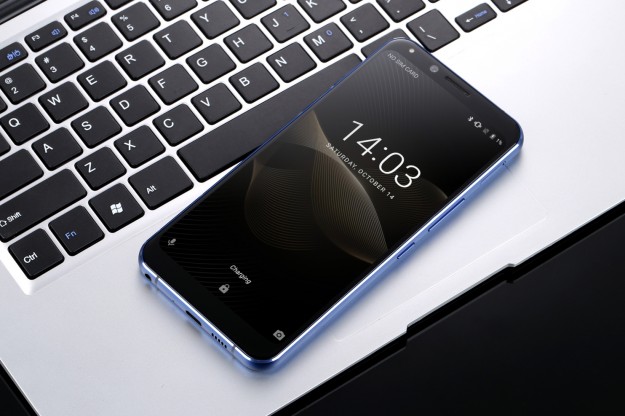 LEAGOO S8 Pro - живые фото смартфона без рамок с 6 Гб ОЗУ и экраном 18:9
