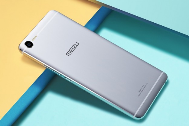 Смартфон Meizu E2 - отличный выбор при выборе тонкой металлической трубки с экраном 5,5 дюймов