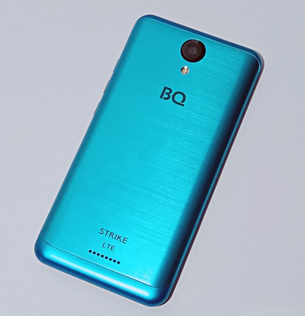 BQ Strike LTE: яркий смартфон с поддержкой 4G
