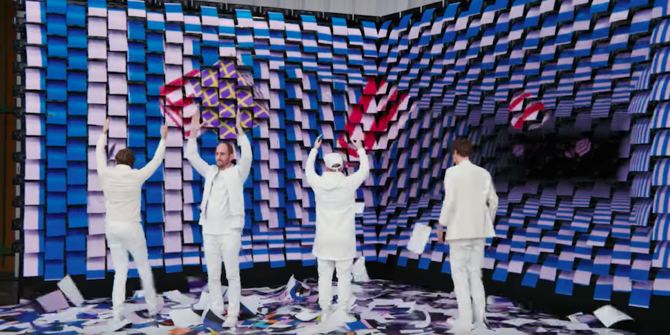 OK Go одним дублем сняли клип с 567 синхронизированными принтерами 
