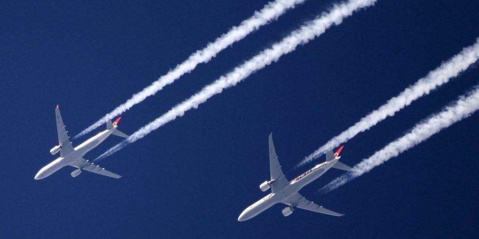10% американцев верят, что следы от самолетов в небе — погодное оружие правительства