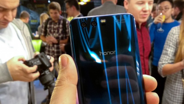 Huawei представляет в Украине новую линейку смартфонов бренда Honor