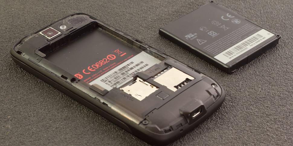 HTC и Motorola заявили, что не замедляют старые смартфоны по аналогии с iPhone