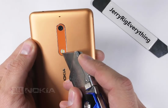Nokia 5 прошел тестирование на прочность